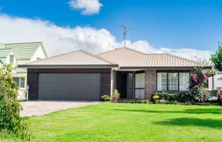 1 Melfort Place , Grandview Heights