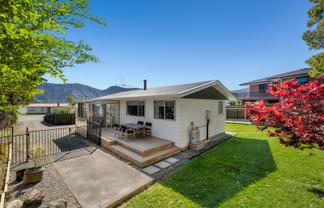 1/105 Main Road, Havelock