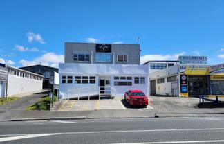 HIGH-EXPOSURE COMMERCIAL TENANCY
