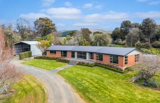 3660 Waipahi Highway, Wairuna