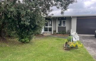 1/1 Corrella Road, Belmont
