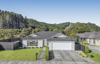 80 Riverstone Drive, Riverstone Terraces