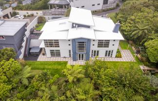 7 Caughley Grove, Karori