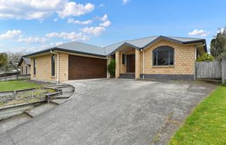 72 Wiltshire Drive, Huntington