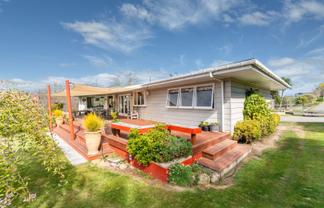 2/181 Mapara Road, Acacia Bay