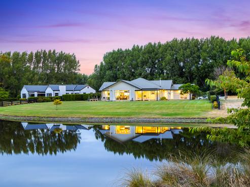 54 Mapleham Drive, Pegasus