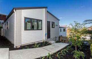 81B Ayton Drive, Totara Vale