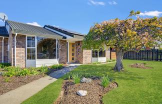 27 Karina Crescent, Redwoodtown