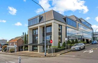 ELEVATED OFFICE WITH HARBOUR VIEWS
