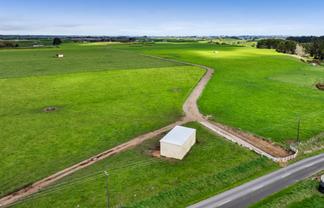 0n Ngarongo Road, Normanby
