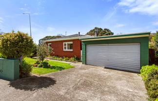 128 Woburn Road, Woburn