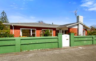 128 Woburn Road, Woburn