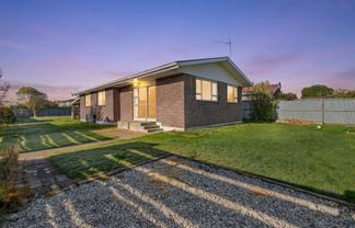 54 Paisley Street, KEW
