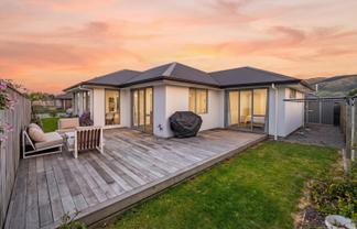 5 Upton Lane, Richmond