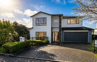 18 Westerley Place, Long Bay
