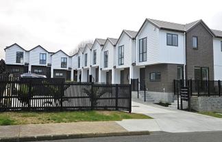 6/3 Fairdale Place, Birkdale
