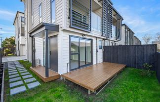 2-8/14&2-8/16 Woodford Avenue, Henderson