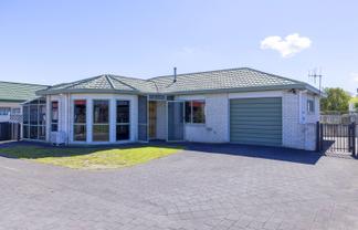 2/93 Rifle Range Road, Taupo