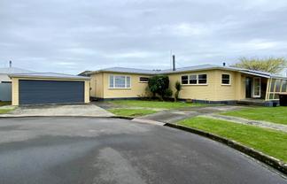 16 Chester Crescent, West End