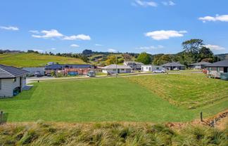 25 Manaaki Circle, Paparoa