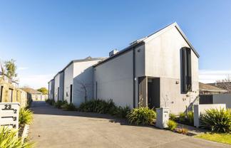 5/23 Hills Road, Edgeware