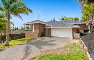 9 Goldfinch Rise, Unsworth Heights
