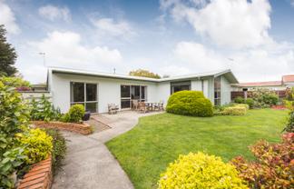42 John F Kennedy Drive, Milson