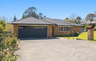 25 Ashmore Drive, Frankleigh Park