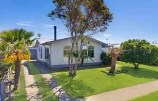 38 Spriggs Crescent, Greenmeadows