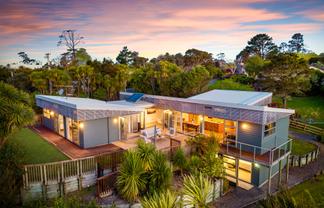 7 Carter Road, Oratia
