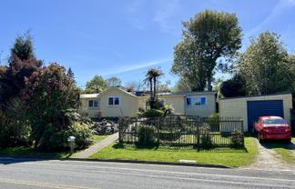 5 Abel Tasman Drive, Takaka