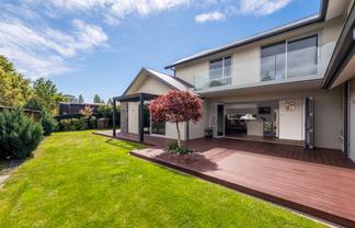 8 Waitikiri Square, Parklands