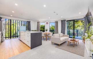 52/8 Thompson Park Road, Mount Wellington