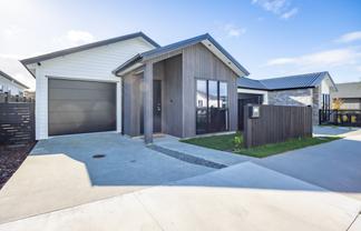 390 Te Taruna Drive, Milldale