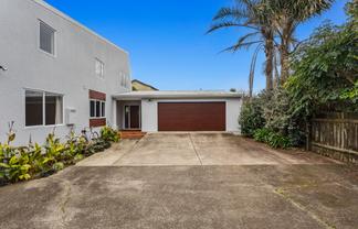 4 Marlin Drive, Coastlands
