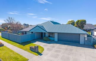 1 The Stables, Woodend