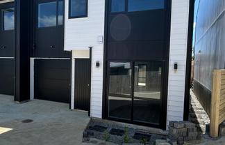 b/85 Sandspit Road, Manukau