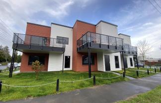 3/169 Knighton Road, Hillcrest
