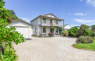30 Beach Road, Collingwood
