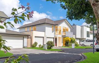 16 Phar Lap Crescent, Takanini