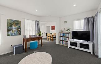 3/106 Olliviers Road, Linwood