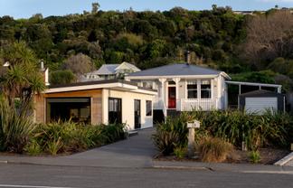 59 and 59a Moana Road, Okitu