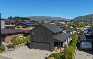 11 Tuke Lane, Wanaka