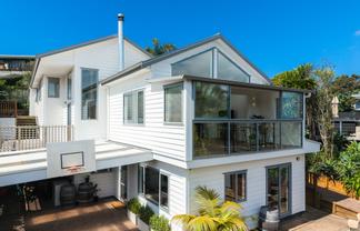 5A Tetley Road, Surfdale