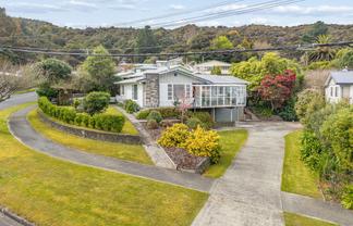 41 James Grove, Stokes Valley