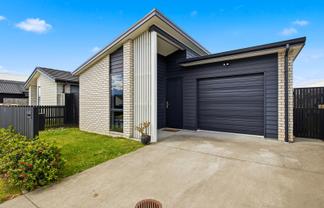 12 Hinaki Street, Poike