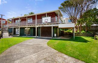 9A Kowhai Street, Tawa