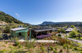 2 Bell Bird Rise, Picton