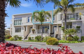 5 Eaves Bush Parade, Orewa