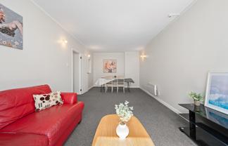 13/70 Hobson Street, Thorndon